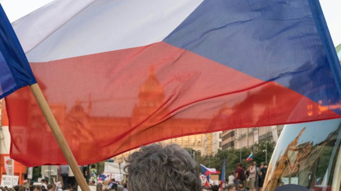 Photo by Martin Krchnacek red, blue, and white flag